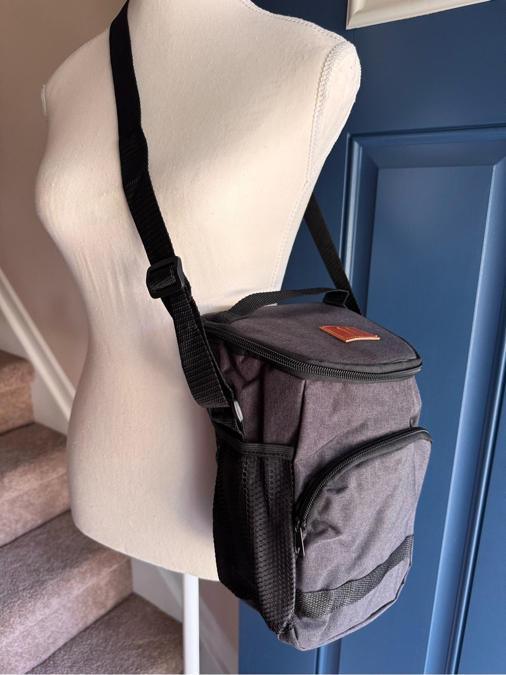 Crossbody Insulated Lunch Bag with Front Pocket (NWOT)